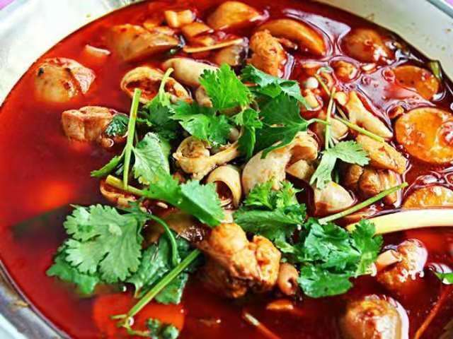 特色肥肠鸡爆炒鸡杂炒鸡血分类:餐馆;餐饮;辣子鸡;中餐电话:星级:评论