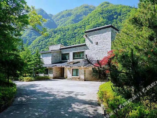 柞水锦苑盘古山庄