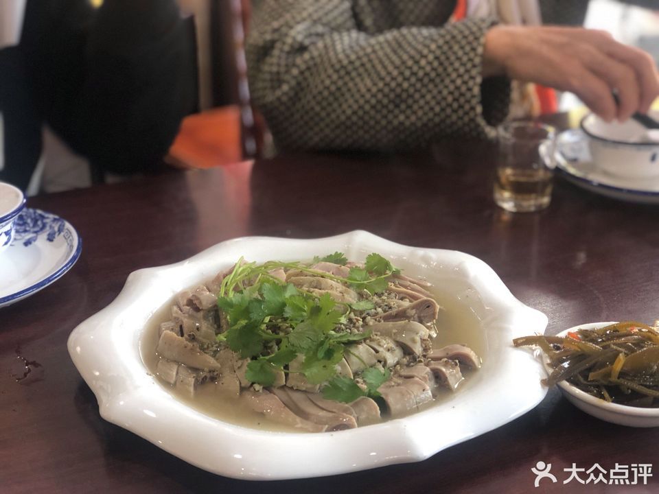 圆楼饭店登高店