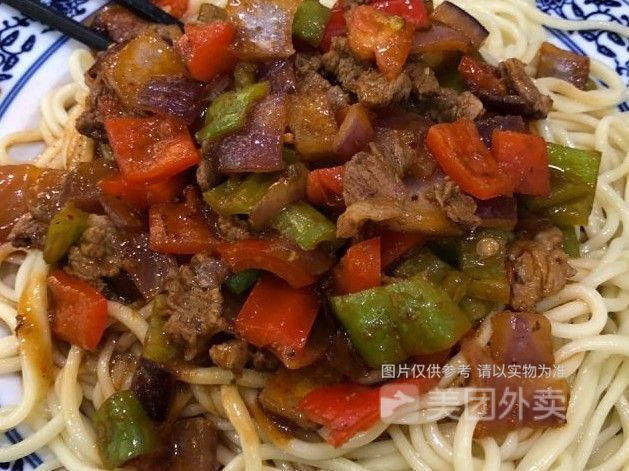 紅燒牛肉蓋澆面圖片