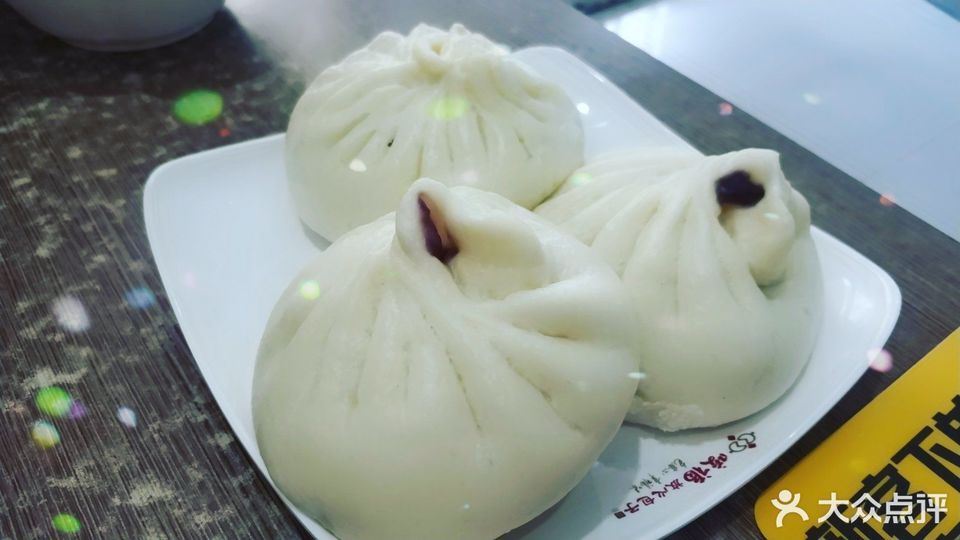 猪肉干肠包子图片