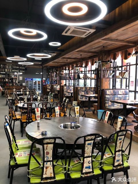 豆米火锅野菜馆龙鸭肠火锅光影故事西餐厅正宗苗家酸汤鱼粗茶淡饭牛霸