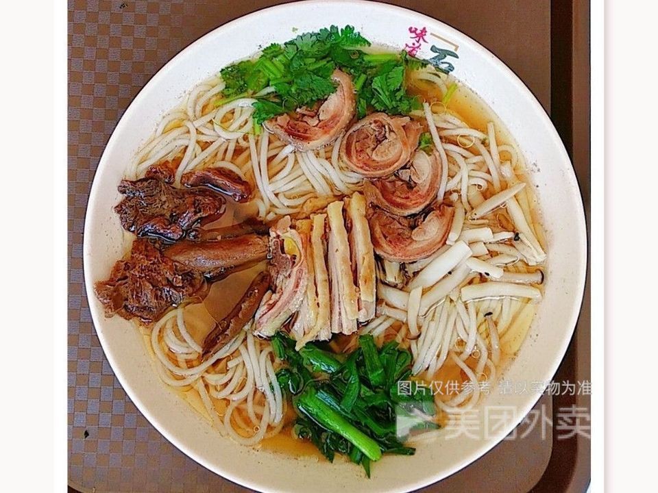 云南弥勒卤鸡米线米饭