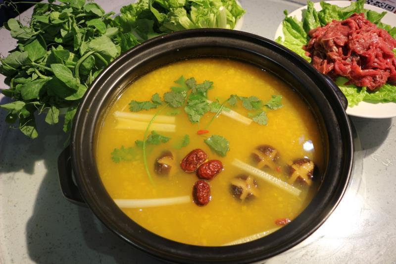 有珍鲜果酸汤锅底图片