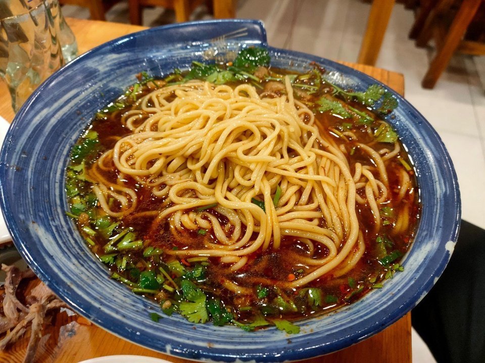 推荐菜:宜世香老汤抻面位于沈阳市于洪区东平湖街3网点1门