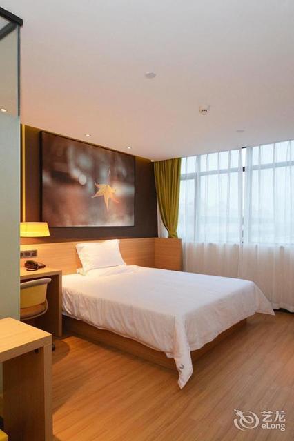 iu酒店郑州绿城广场地铁站店