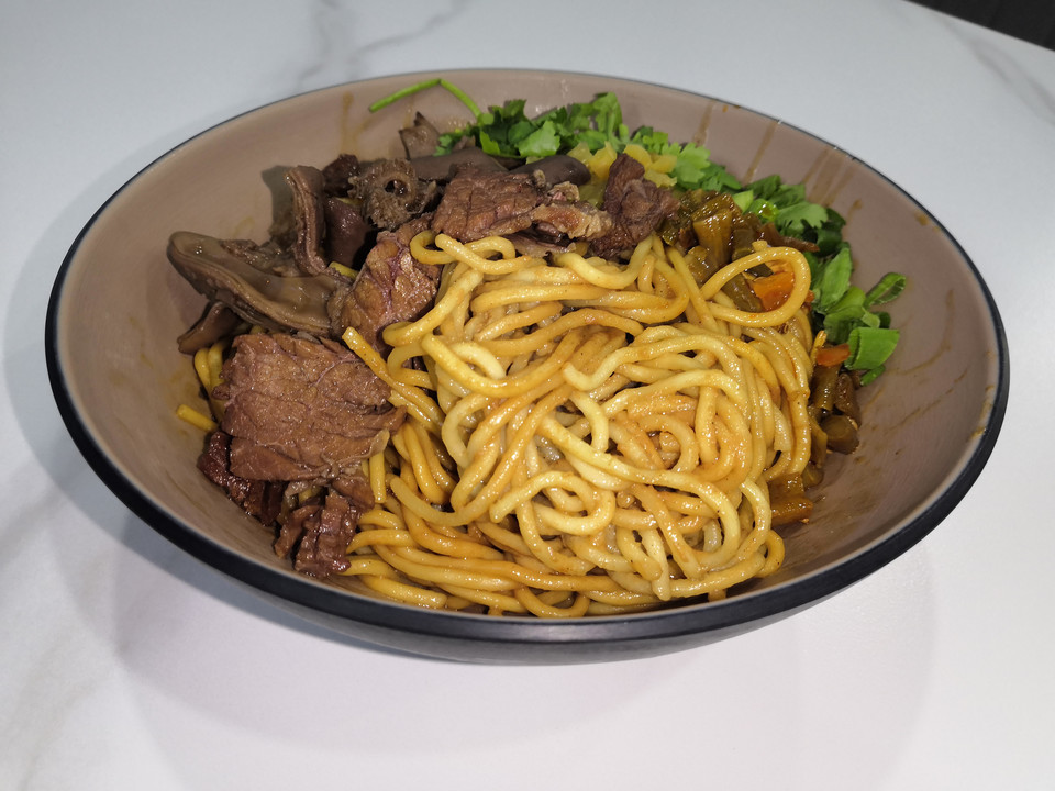 蔡明利牛杂萝卜面