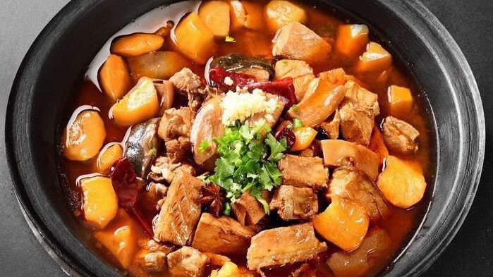 小媳妇铁锅炖鱼