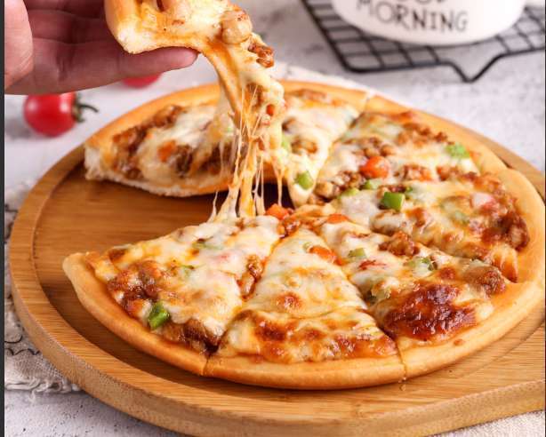 经典牛肉披萨图片