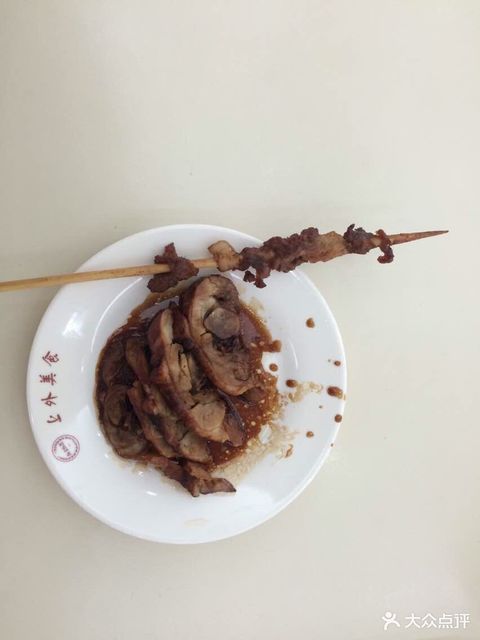 推荐菜:上海外国语大学附中食堂位于上海市虹口区中山北一路295号上外