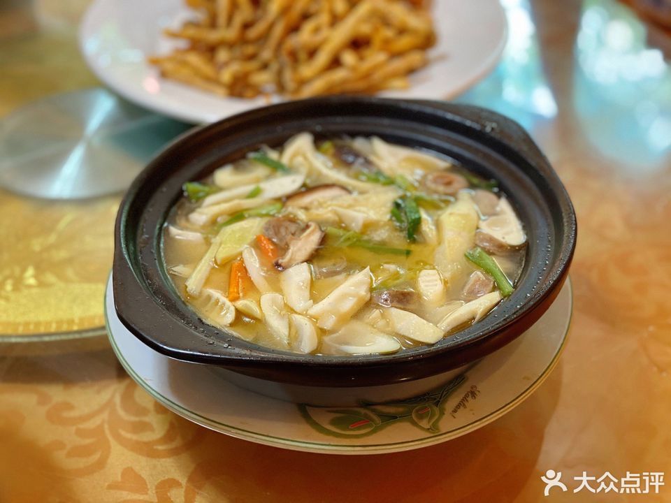 苦竹笋小肠汤图片