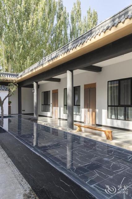 敦煌十年灯24h图书馆青年民宿