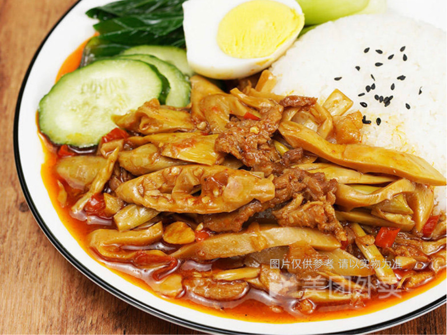 笋尖回锅肉盖饭图片