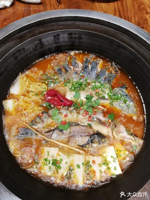 铁锅炖胖头鱼图片图片