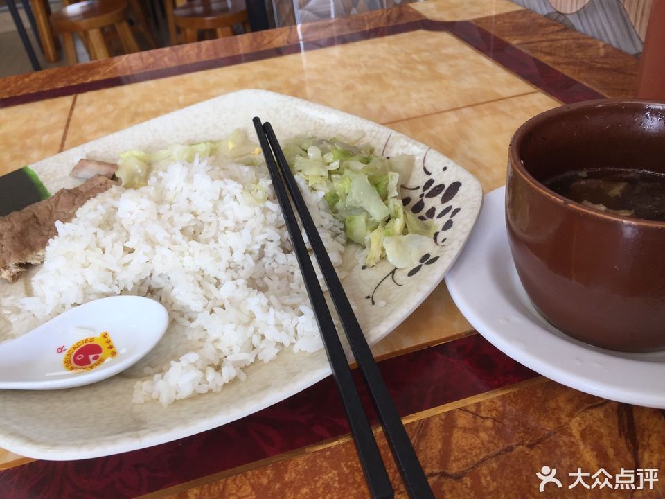 沙县小吃排骨汤饭图片