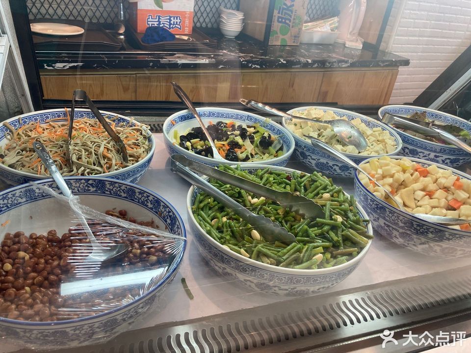 商贸底商一号1-2推荐菜:牛肉面羊肉串宽拌牛肉分类:餐饮;快餐;粉面馆