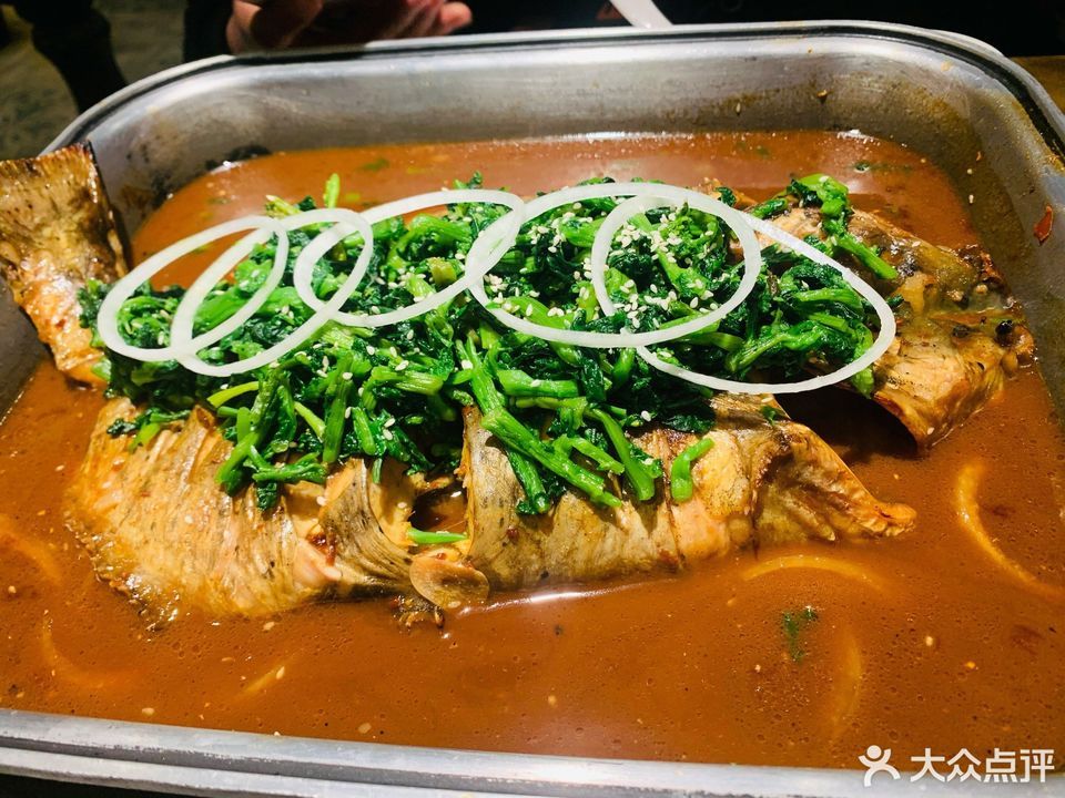 青炉里烤鱼