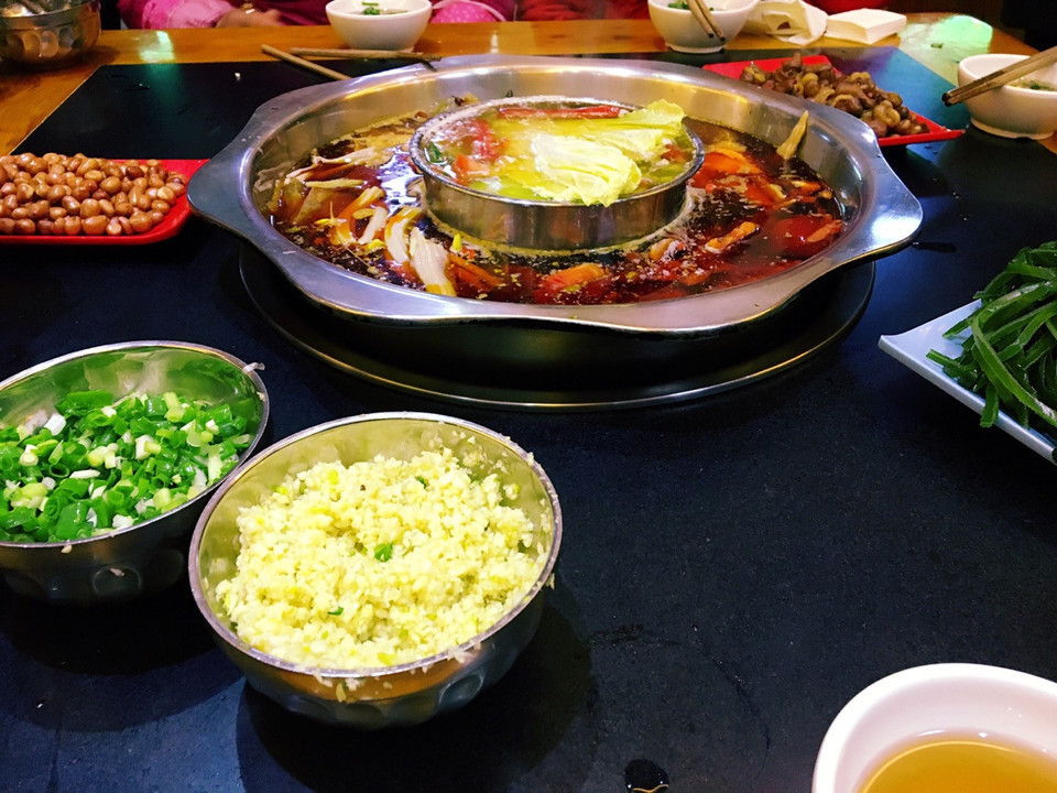 沸蜀园里绿色生鲜仪式感火锅