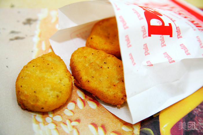 劲爆鸡米花燕麦新奥尔良烤鸡腿堡推荐菜:派乐汉堡(泰华城店)位于潍坊