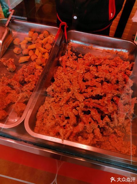 推荐菜:宁宁炸肉店(翠岛天成店)位于秦皇岛市海港区海阳路266号