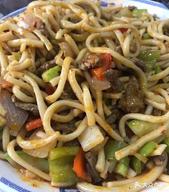 红烧牛肉盖浇面鸡蛋炒面推荐菜:中国清真兰州牛肉面(第二分店)位于