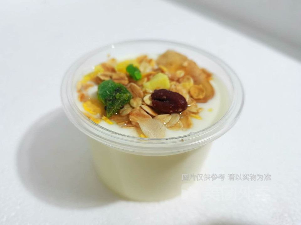 新品坚果谷物酸奶杯图片