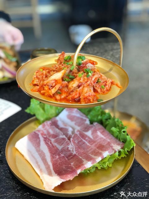 招牌五花肉招牌嫩烤肥牛推荐菜:富爸爸烤肉(八方汇店)位于无锡市滨湖