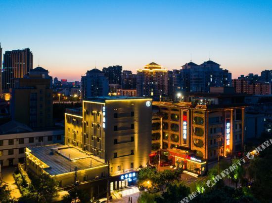 在哪里,在哪儿):济南市历下区趵突泉北路12号全季酒店(济南趵突泉北门