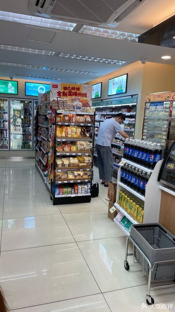 邻几便利店(寿春路店)图片