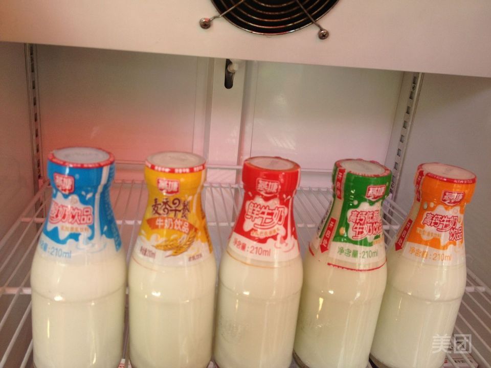 燕塘玻璃瓶鲜奶图片图片