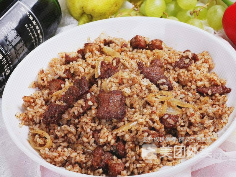 烤肉炒饭图片