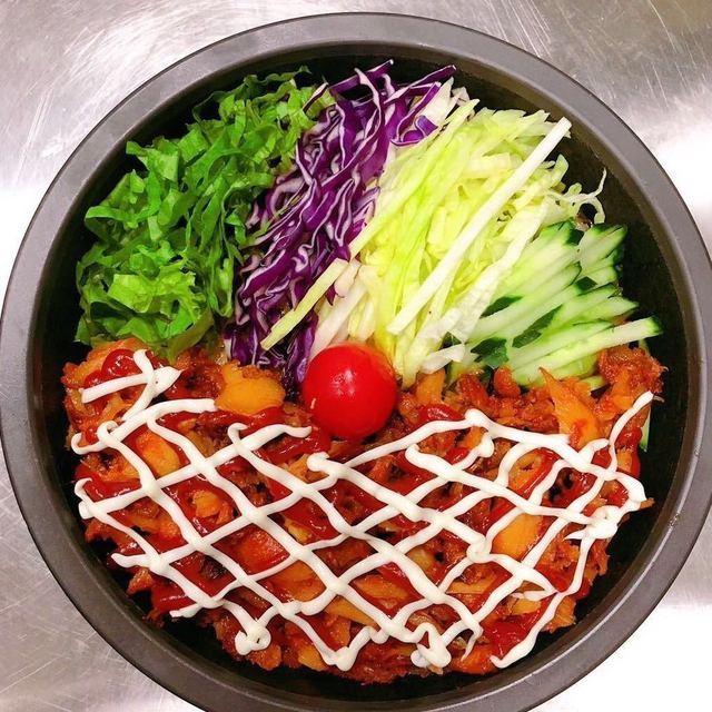 土豪经典三拼原味烤肉拌饭图片