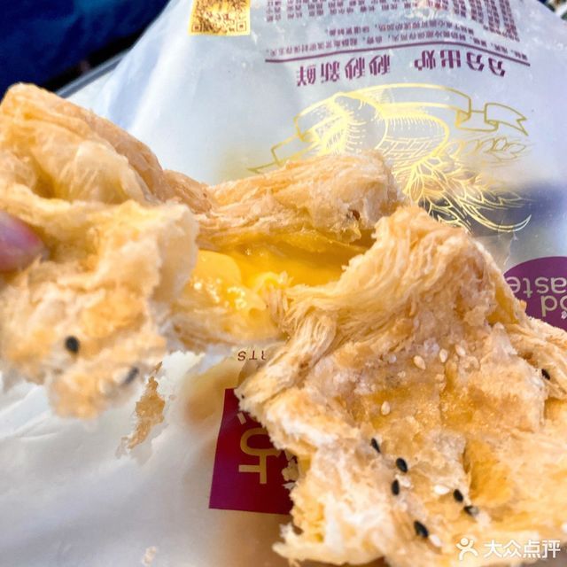 蛋挞蝴蝶酥推荐菜:百香林西点位于阜阳市颍州区清河西路119号