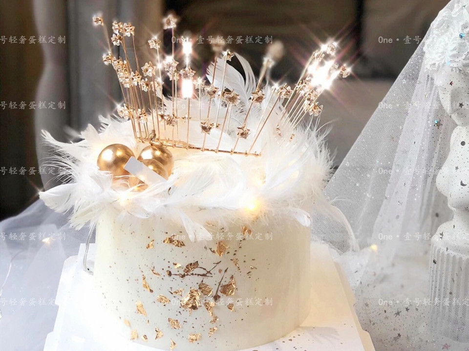 女神满天星皇冠蛋糕图片