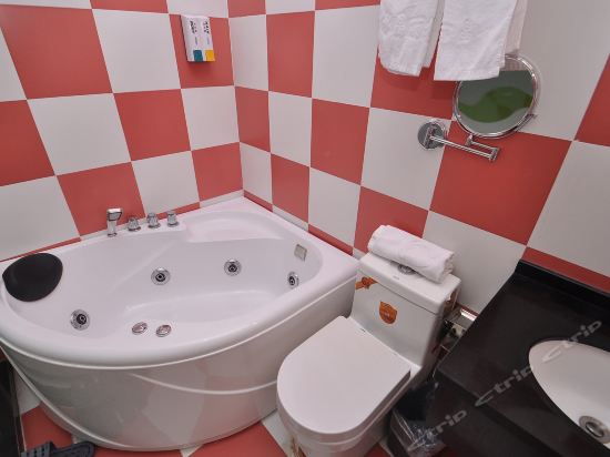 水晶丽橙酒店江宁大学城交通学院地铁站店