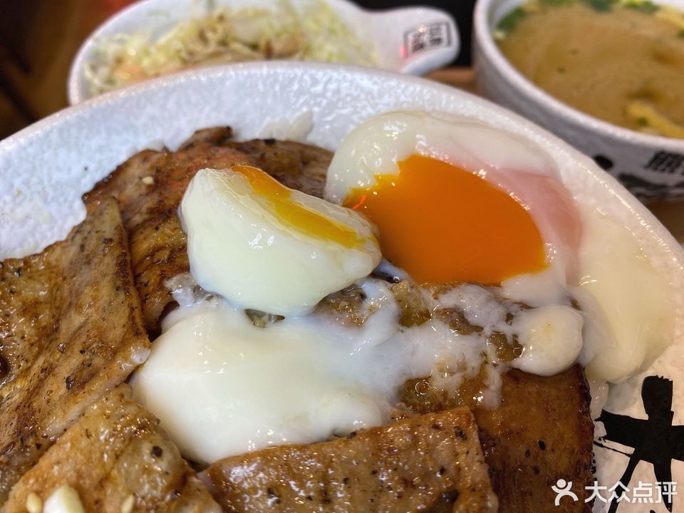 熊吞大碗丼日式烧肉饭威海威高广场店
