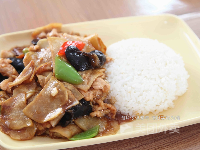 過油肉土豆片蓋飯 水煮魚