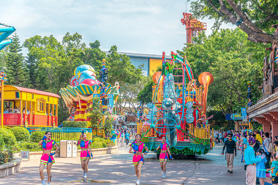 > 汉溪长隆欢乐世界