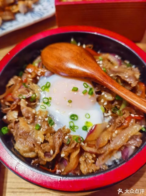 日式酱汁牛肉饭图片