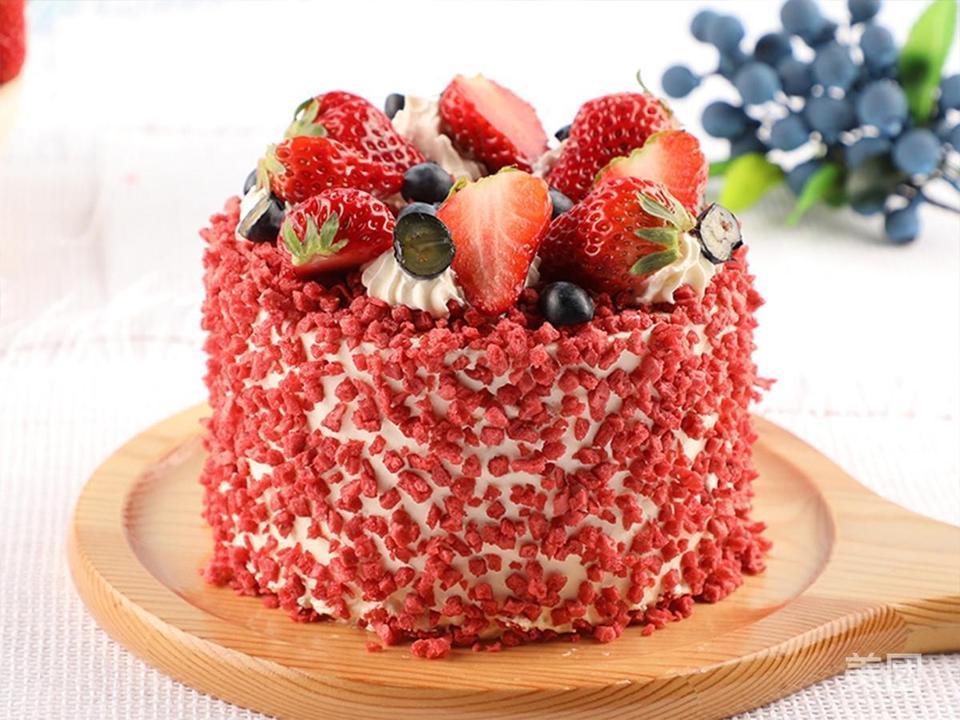 草莓巧克力裸蛋糕推荐菜:维尔纳斯意大利手工艺蛋糕(汕头店)位于汕头