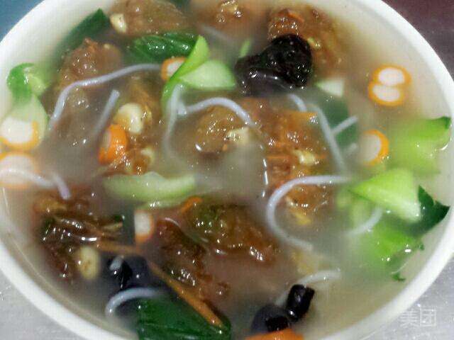 鱼卷推荐菜:醇潭味位于福州市平潭县平潭康湖路万宝山公园后门斜对面