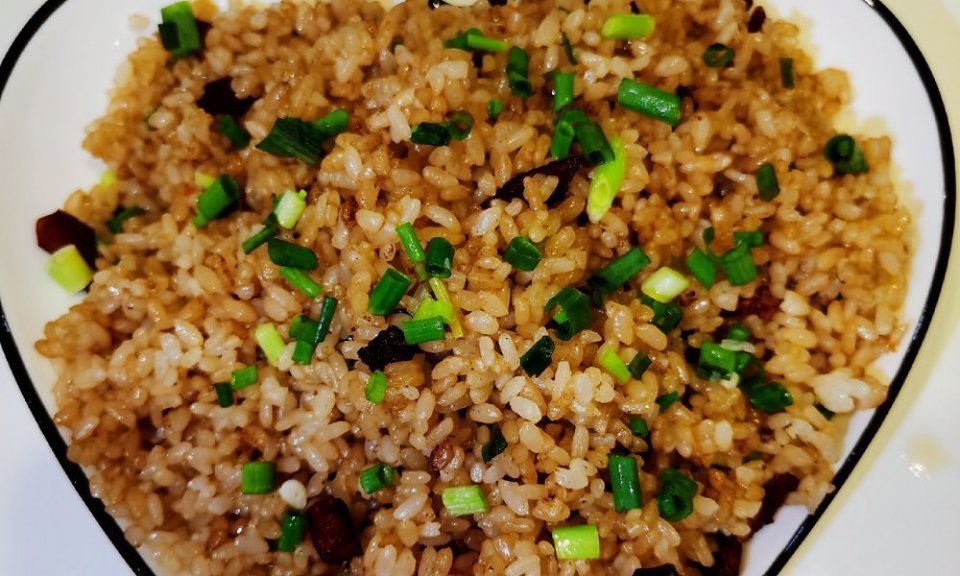 脆哨葱油炒饭图片