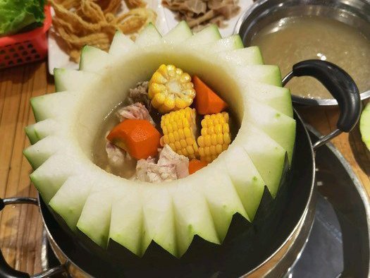 竹兴阁冬瓜盅位于佛山市南海区丹灶镇樵金北路联沙洲头村民小组"沙气