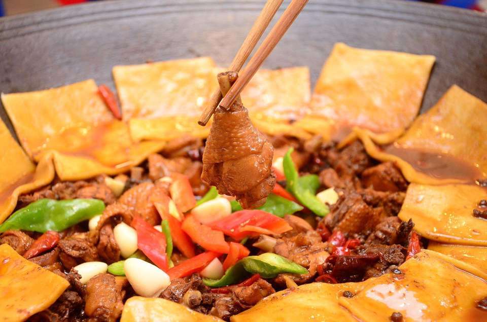 地锅鸡图片
