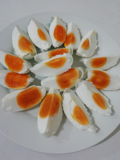 信阳咸鸭蛋图片