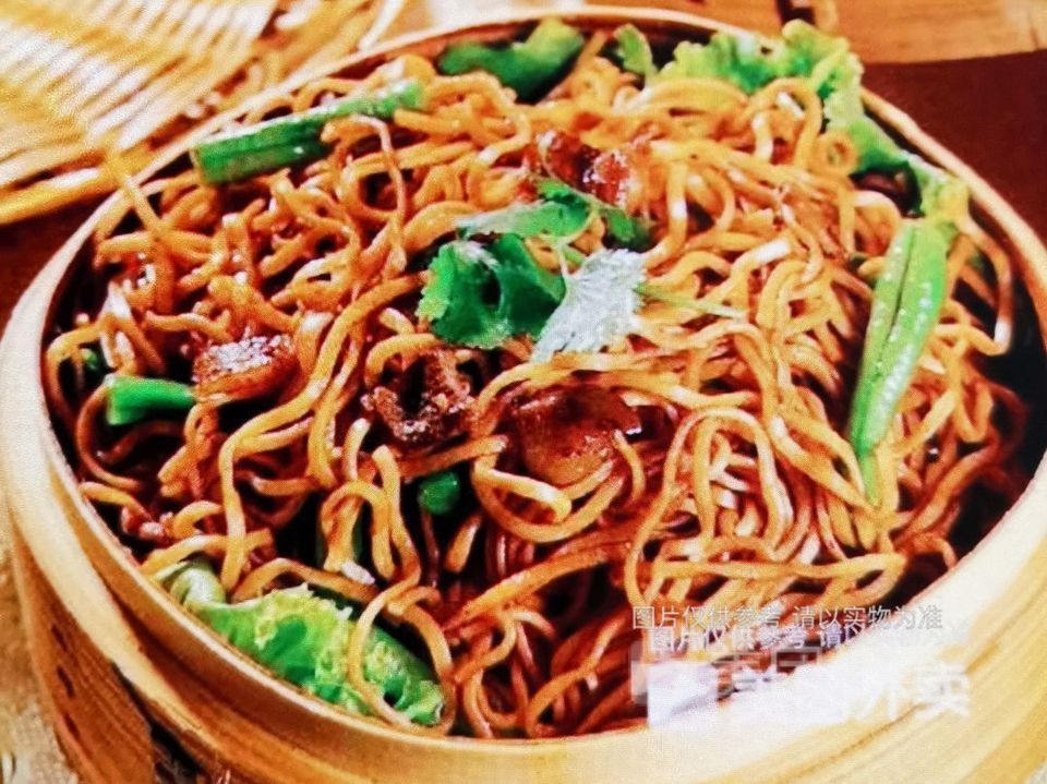 招牌蒜苔肉丝蒸面图片