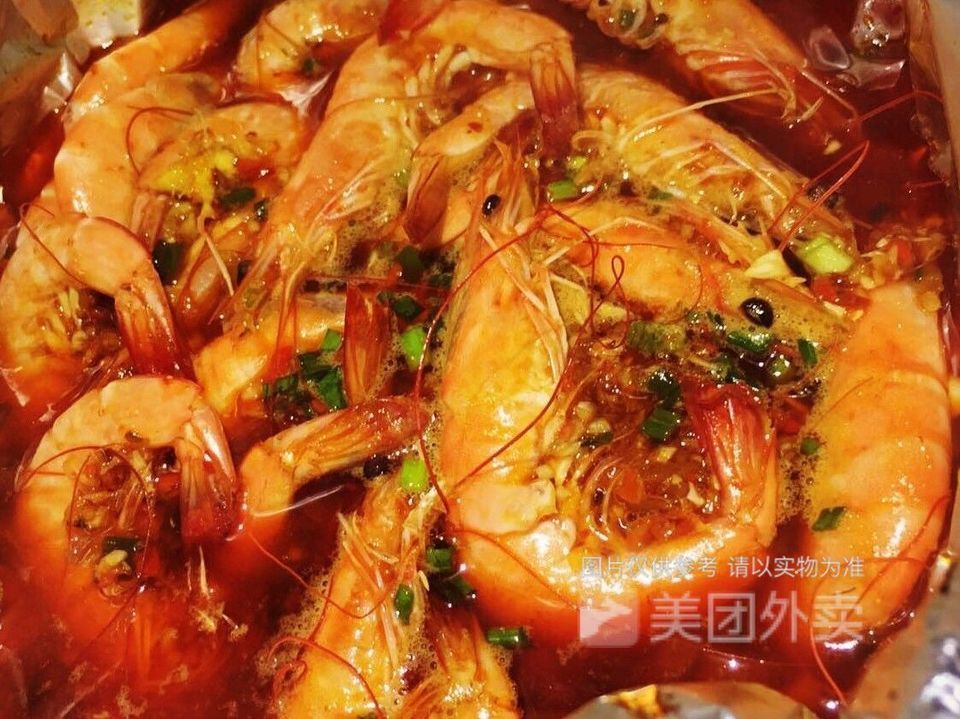 招牌火爆小龙虾白灼花甲推荐菜:夜宴锡纸烤海鲜位于昆明市盘龙区新宁