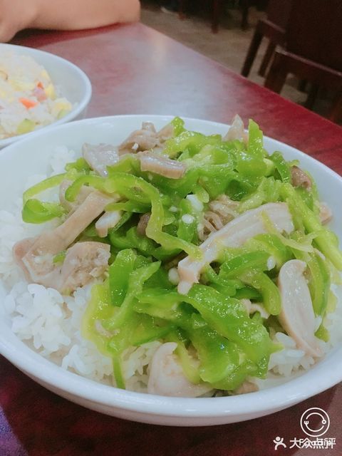 青椒肚丝盖浇饭图片