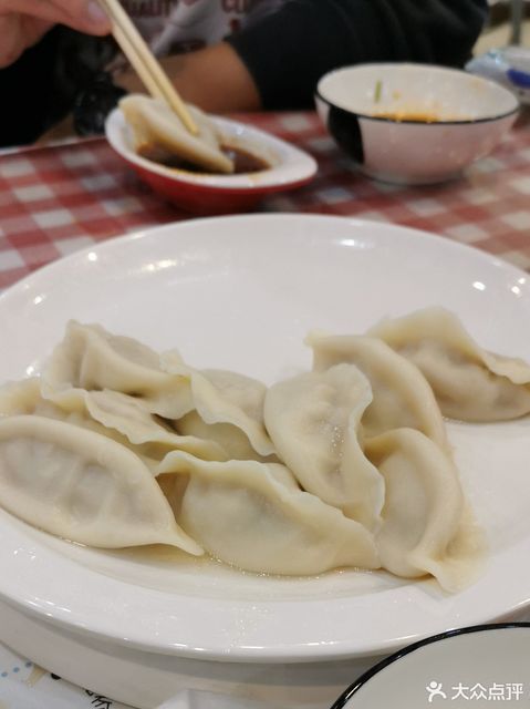 推薦菜:企鵝餐廳位於哈爾濱市松北區太陽大道3號哈爾濱極地館