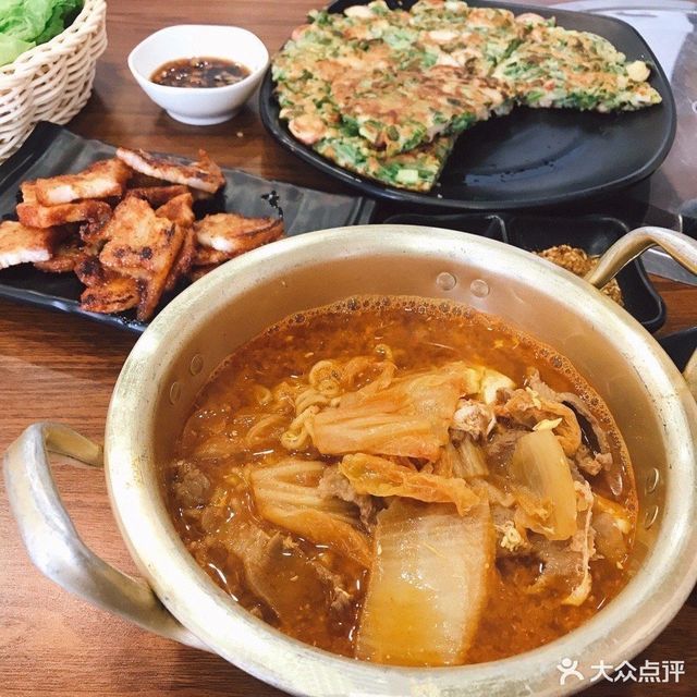 泡菜肥牛辛拉面图片